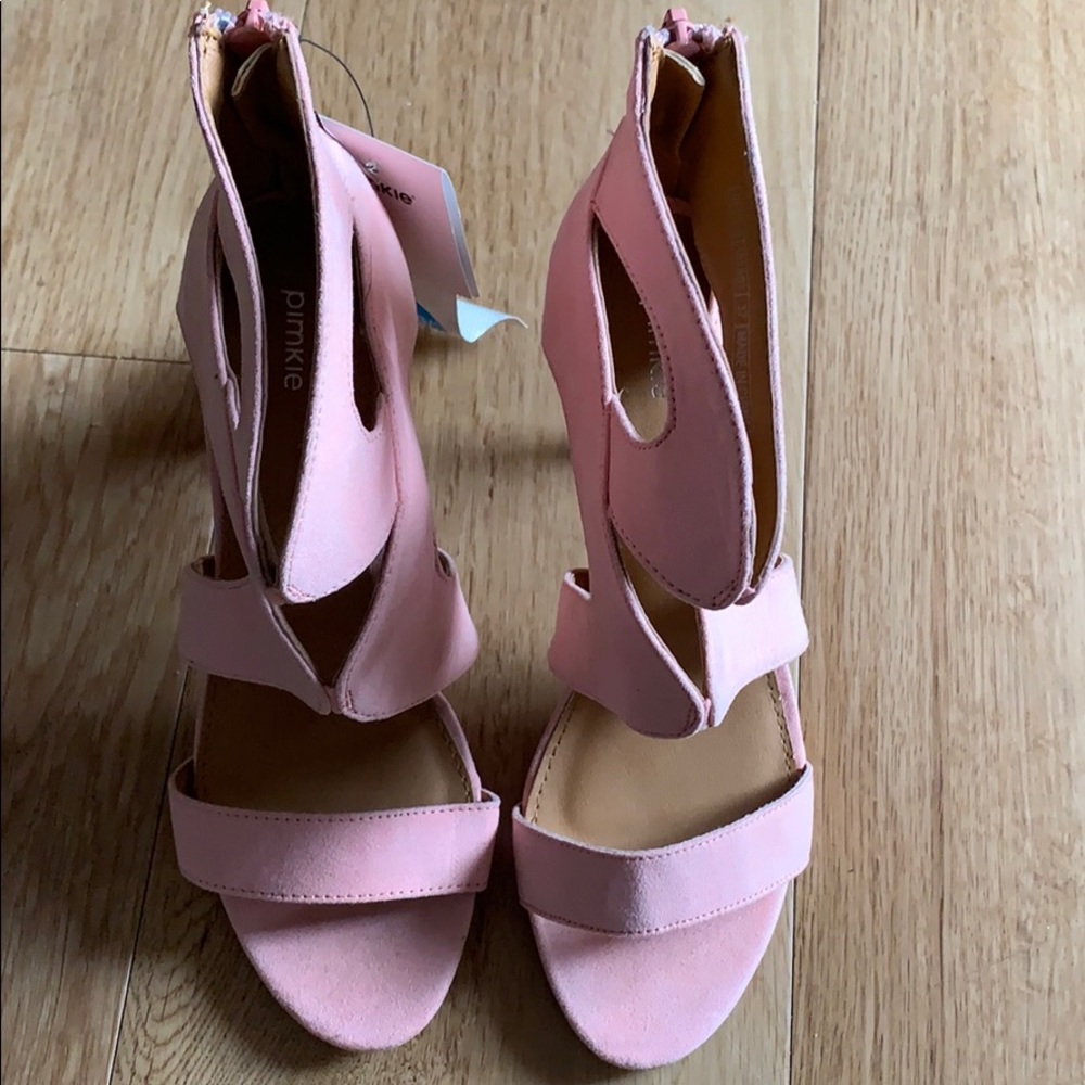 ✈️Pink Suede High Heels